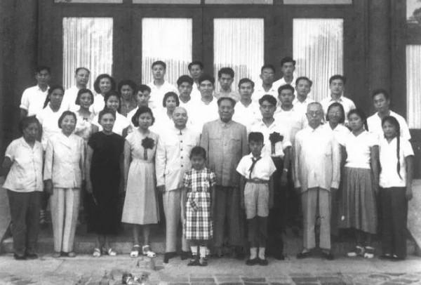 林克：毛澤東秘書裡最不起眼的一個，卻也是最受主席疼愛的一個