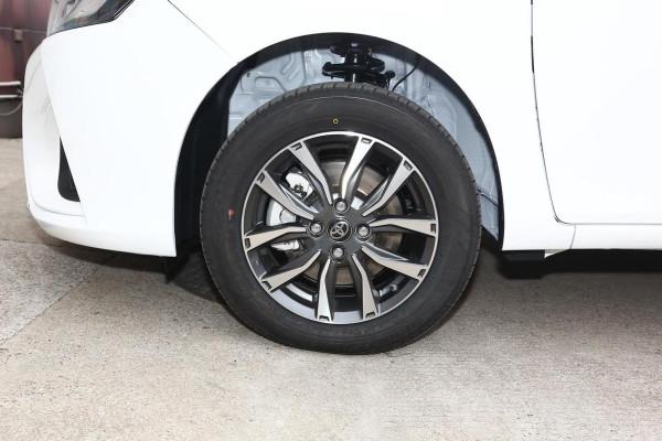 價格不貴好養活，豐田全球品質，三廂自動擋，實拍YARiS L致享