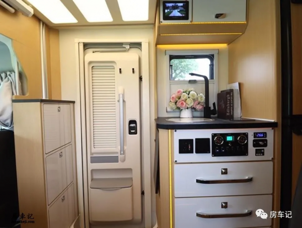 不求奢華但求貼心！羅曼斯特T50房車！被它的巧妙吸引了嗎？