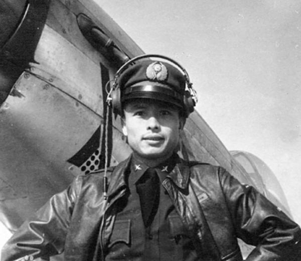 開國大典前夕，受閱戰機為何突然更換型號？毛履武：誓死守衛飛機