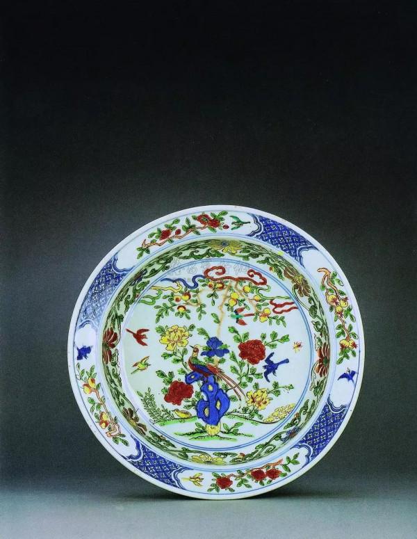 為何萬曆時期的瓷器紋飾,線條如此豪放不羈 為何萬曆時期的瓷器紋飾,線條如此豪放不羈