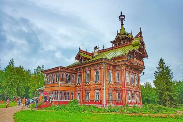 俄羅斯最美的木屋，居然藏在一個偏遠的農村