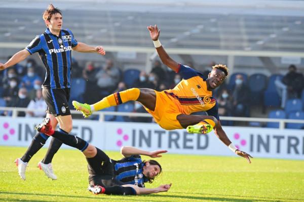 穆里尼奧勾搭真藍黑的人,這是第三個瑞士中場球員,扎卡授意的吧 穆里尼奧勾搭真藍黑的人,這是第三個瑞士中場球員,扎卡授意的吧