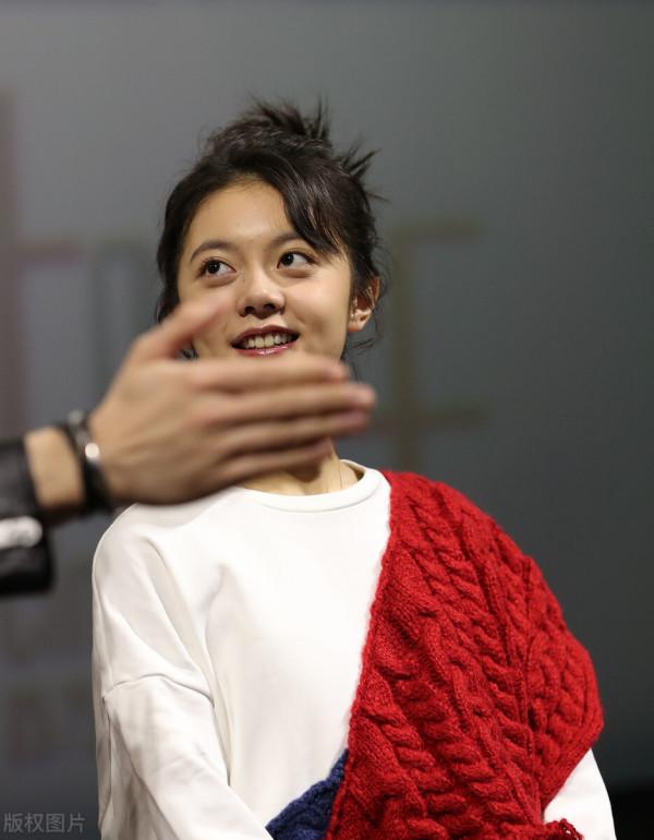 趙今麥紮起丸子頭突然變漂亮了