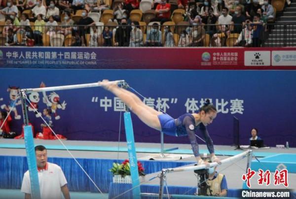 體操奧運選手同場競技 全運會賽場再現“袋鼠搖手”