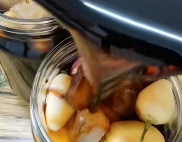 醬泡五彩椒怎樣做脆辣入味不軟癟？醬香濃郁，好吃到能當零食吃