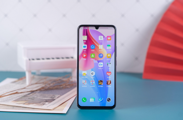 自拍黨的心頭好，vivo S9e美得有理