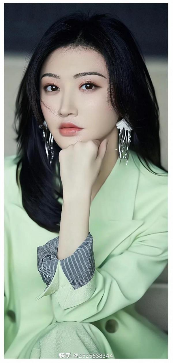 青春靚麗女神景甜