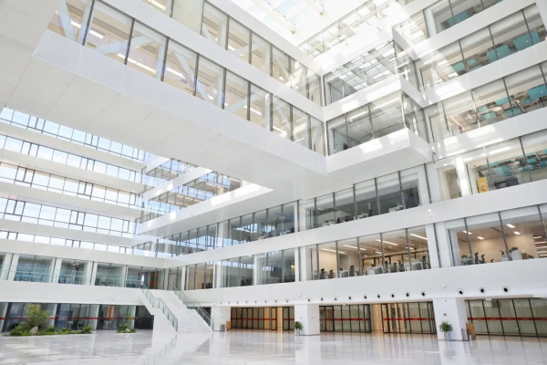 “藍雙雙”上線!中建八局承建的京東總部2號樓啟用 “藍雙雙”上線!中建八局承建的京東總部2號樓啟用