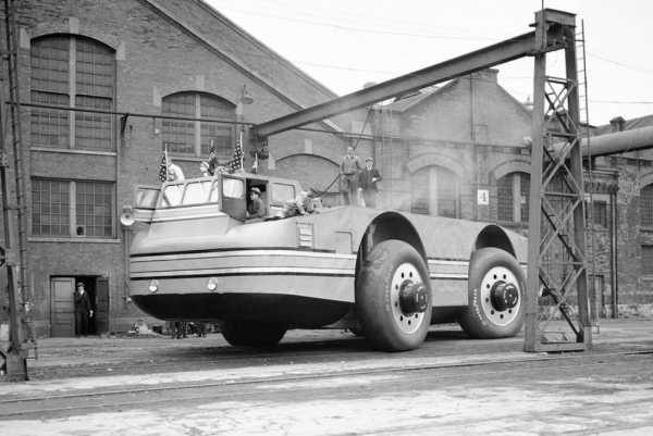 1939年,美國人建17米長巨無霸探險南極,結果丟了 1939年,美國人建17米長巨無霸探險南極,結果丟了