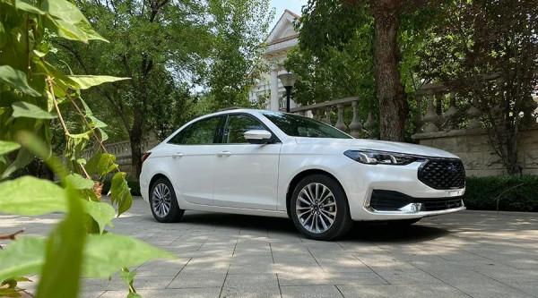 福睿斯VS軒逸經典!一場不同時代的比拼? 福睿斯VS軒逸經典!一場不同時代的比拼?