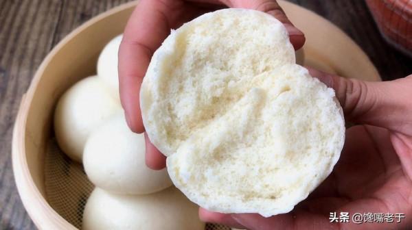 蒸饅頭和包子，切記要“三次醒發”，不然出鍋後死皮、塌陷還難吃