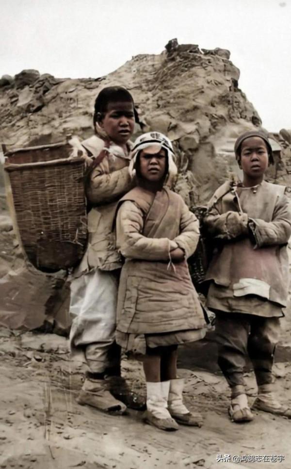 15張清末老照片:再現窮苦百姓的真實生活,孩子在襁褓中餓得直哭 15張清末老照片:再現窮苦百姓的真實生活,孩子在襁褓中餓得直哭