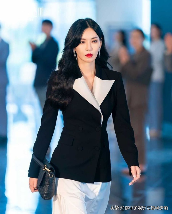 金素妍、宋慧喬、李荷妮、李帝勳競爭2021年SBS演技大賞，誰贏？