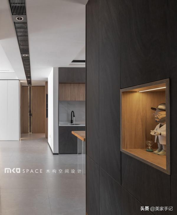 福建夫婦107㎡家火了，僅憑一個客廳就圈粉無數，空間利用率超高