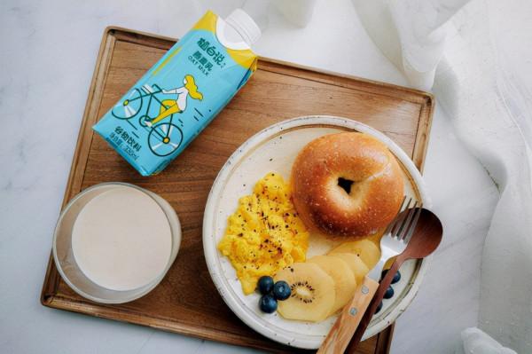 新潮年輕人的新生活，很直白很簡單