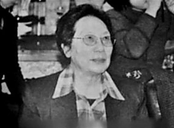 華春瑩升任外交部部長助理,盤點中國外交部英姿颯爽的“五朵金花” 華春瑩升任外交部部長助理,盤點中國外交部英姿颯爽的“五朵金花”