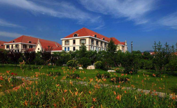 國內十大最美校園名單出爐，學校也開始拼顏值，學習生活兩不誤