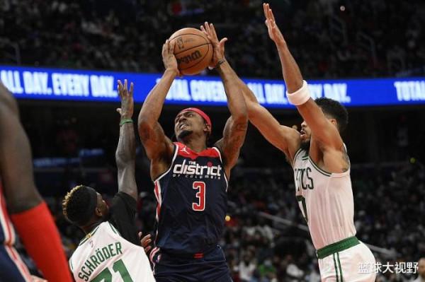 比爾轟36+7+6仍無緣今日最佳!對不起!你碰上MVP大熱門了 比爾轟36+7+6仍無緣今日最佳!對不起!你碰上MVP大熱門了