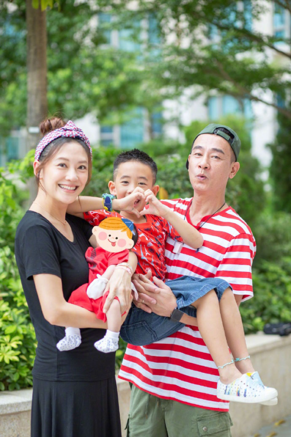 Twins稱想在上海買房,已在繳社保攢積分,無奈積分只夠買二手房 Twins稱想在上海買房,已在繳社保攢積分,無奈積分只夠買二手房