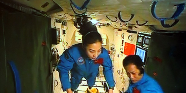 為什麼我國空間內畫面模糊不清，艙外是高畫質畫面？網友：保密需要