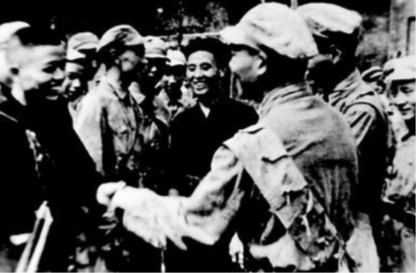 49年李克農宣佈外交部機要處長是誰,底下人問:這是哪一位同志? 49年李克農宣佈外交部機要處長是誰,底下人問:這是哪一位同志?