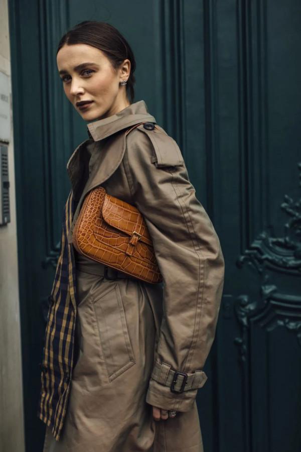 “我喜歡的女孩子，背了一款復古包。”