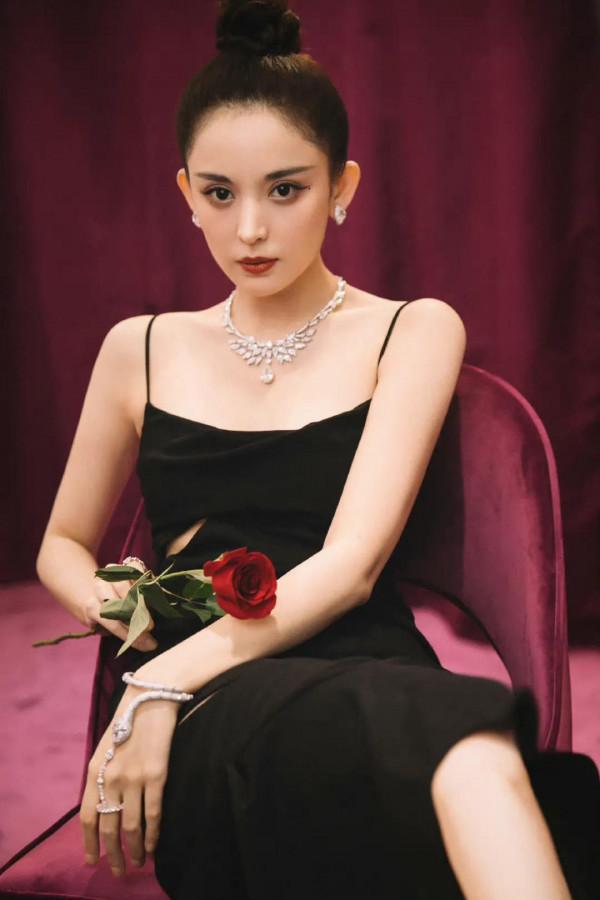 紅玫瑰：古力娜扎