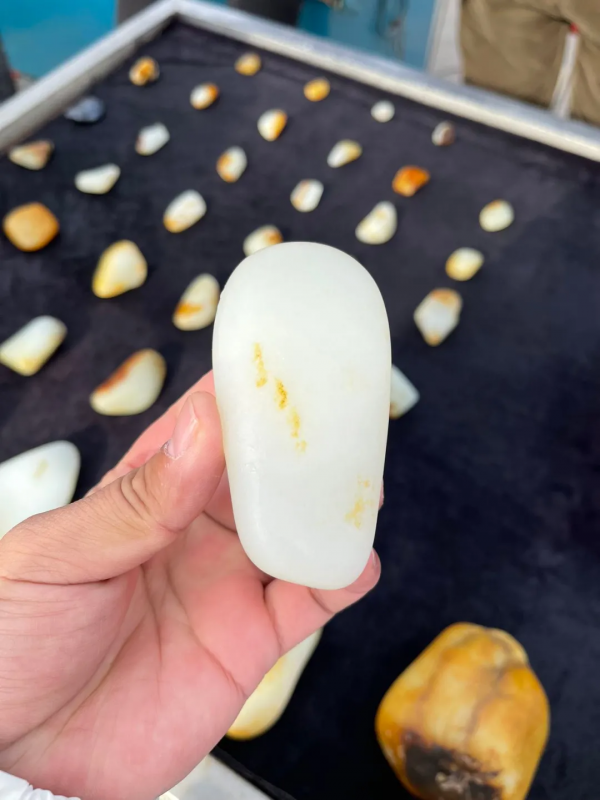 2021翻篇啦 · 如今和田玉石巴扎的行情怎樣