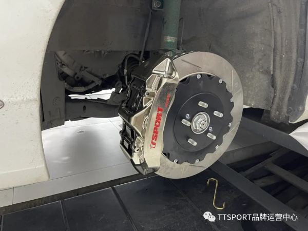 改裝案例 | 艾力紳前後剎車升級方案 改裝案例 | 艾力紳前後剎車升級方案