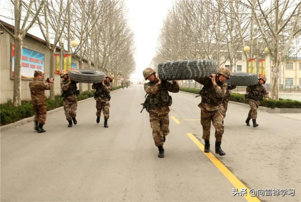 軍營“八味”臘八粥，“粥”到暖心