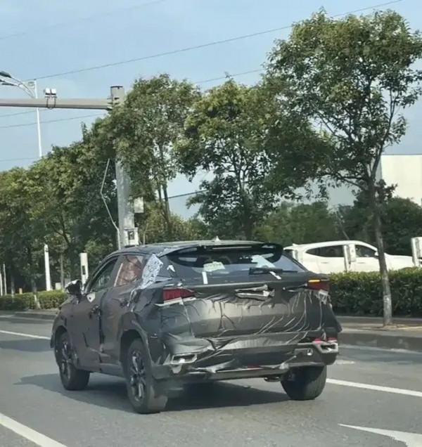 奇瑞X-C路試諜照曝光,車身輪廓非常前衛、運動 奇瑞X-C路試諜照曝光,車身輪廓非常前衛、運動
