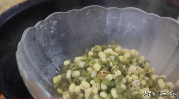 綠豆不要熬粥了,這樣做太香了,酥脆又鬆軟,連挑食的人都愛吃 綠豆不要熬粥了,這樣做太香了,酥脆又鬆軟,連挑食的人都愛吃