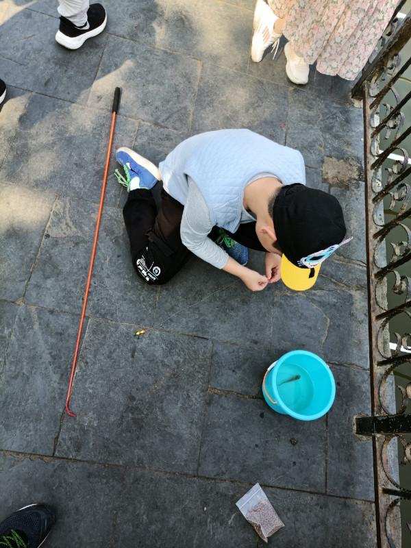 野釣河邊喜獲麥鯪，無人機組合圖案勝比煙火