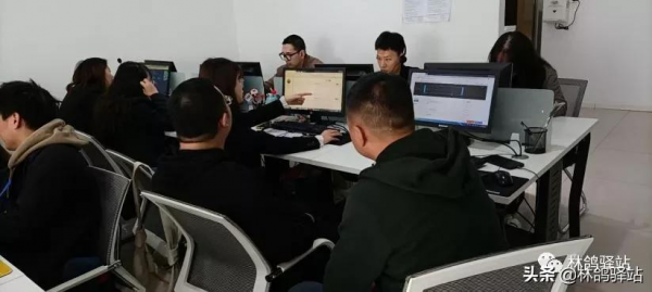 都說AI門檻高,普通人真的不能做AI創業專案嗎?未必 都說AI門檻高,普通人真的不能做AI創業專案嗎?未必