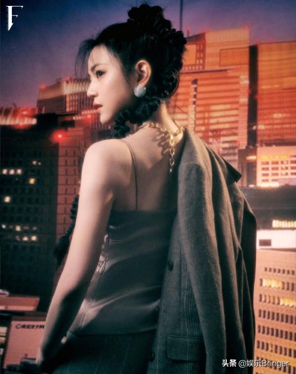 陳妍希扎高馬尾凸顯精緻巴掌臉 復古造型化身摩登女郎