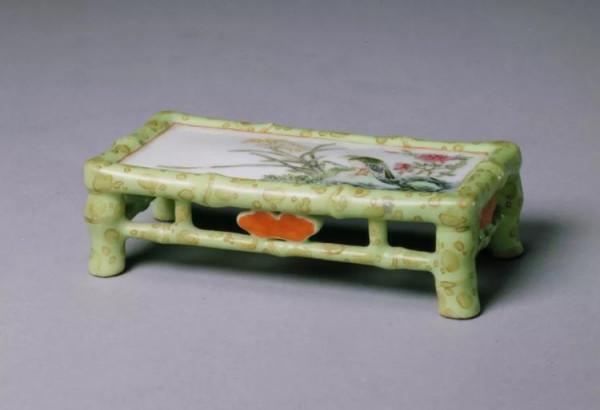 瓷器家族中的“偽裝者”,何以深得乾隆爺喜愛? 瓷器家族中的“偽裝者”,何以深得乾隆爺喜愛?