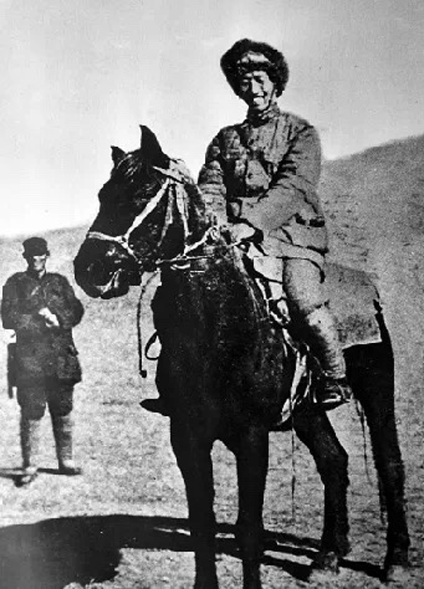 徐向前深秋回山西老家，姑姑見了心疼：這大官穿得不如老百姓暖和