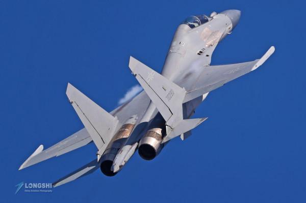 美軍雙航母來威懾,解放軍19架軍機戰巡,不給五角大樓挑釁的機會 美軍雙航母來威懾,解放軍19架軍機戰巡,不給五角大樓挑釁的機會