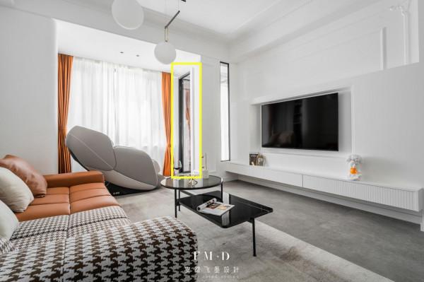 雙陽臺，我還是喜歡連體式，又長又寬敞，中間裝道玻璃門分開兩用