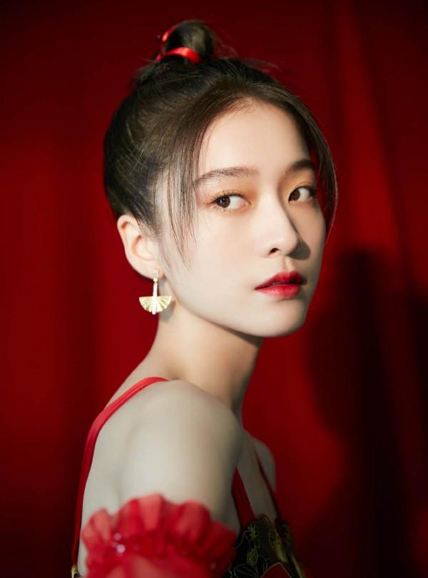 小紅靠人、大紅靠命，有顏值、有演技、有人脈，這4位為何捧不紅