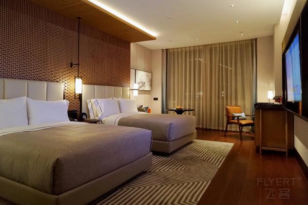 居停順遂，惺惺相“希”——記我與Hilton二〇二一