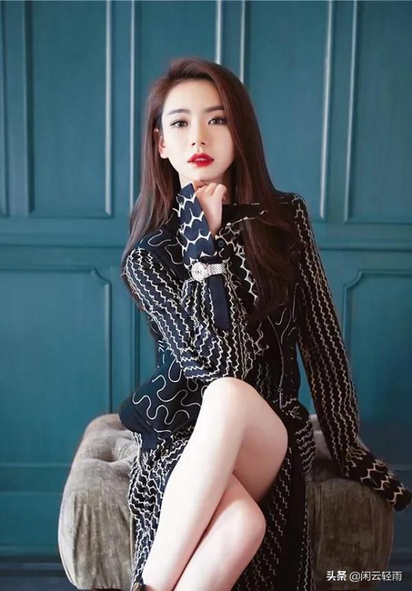 霸道女總裁戚薇，太美了，可甜可酷，驚豔到你了嗎？