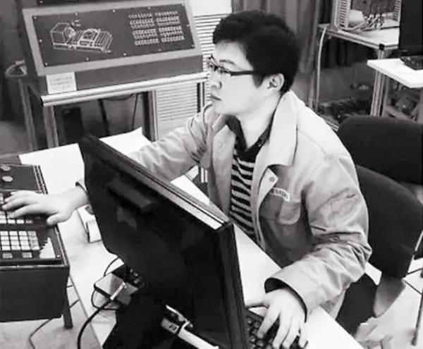 2008年，學霸周浩高考669分考入北大，3年後卻選擇讀技校，為何？