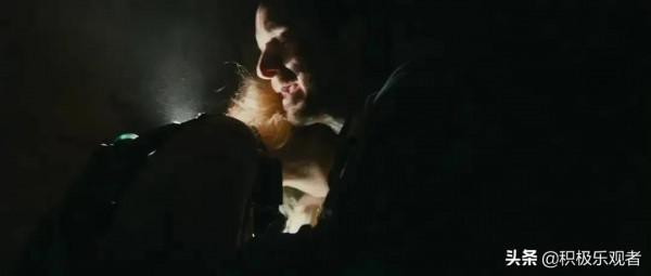 男子搬走了磚頭，沒想到是詭異的金字塔，裡面封印著死神阿努比斯