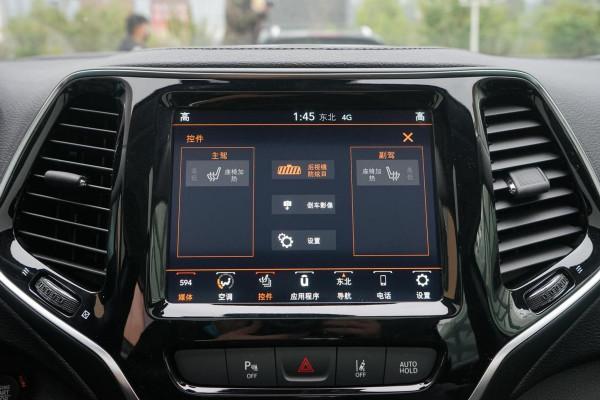 配2.0T+9AT 動力,還帶四驅,越野家用兩不誤,解析Jeep自由光 配2.0T+9AT 動力,還帶四驅,越野家用兩不誤,解析Jeep自由光