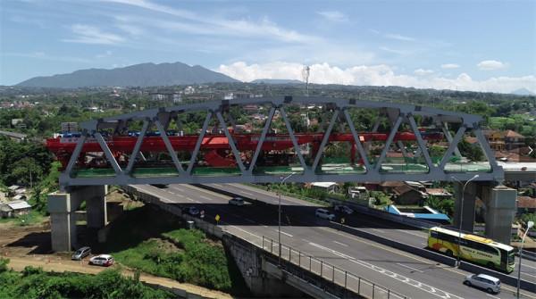 印尼雅萬高鐵箱梁架設順利透過全線唯一一處鋼桁梁橋 印尼雅萬高鐵箱梁架設順利透過全線唯一一處鋼桁梁橋