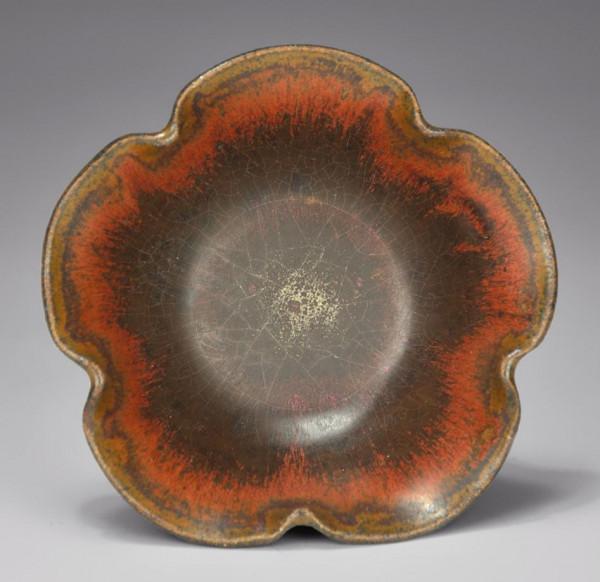 宋代紫金釉花口盞