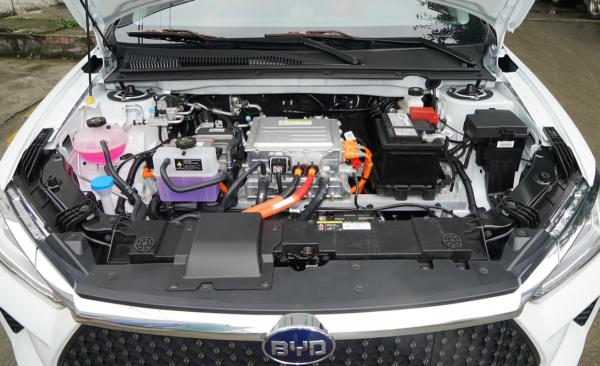 比亞迪又放大招了，戳中行業“四大痛點”，會是下一個王炸嗎？