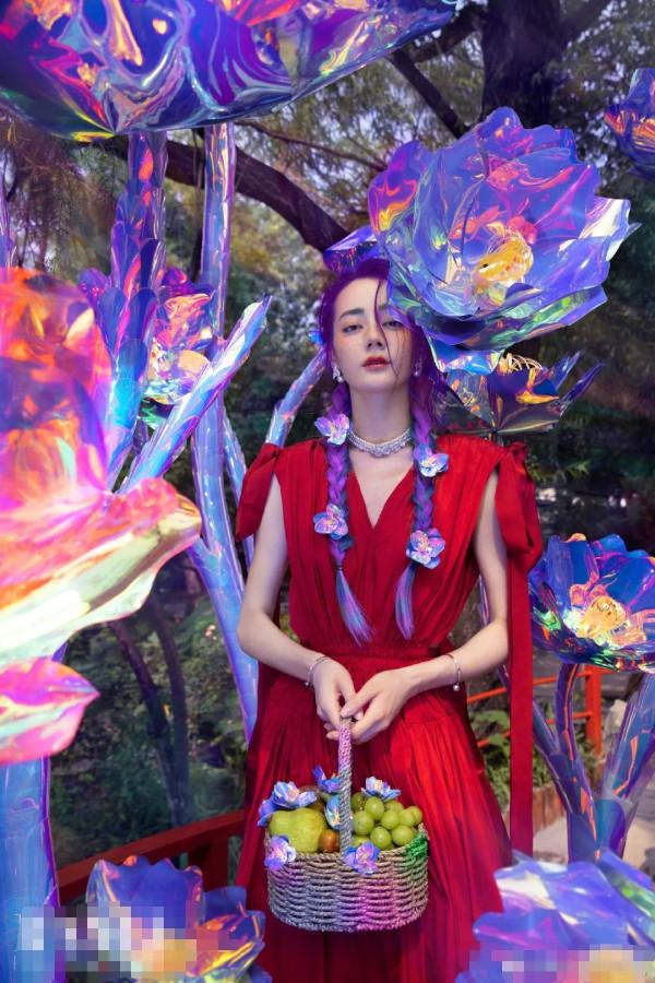 5位新疆美人珠寶加持：佟麗婭，熱巴，娜扎，麥迪娜...誰最美？